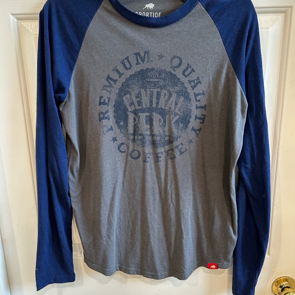 Women’s Long-Sleeve Raglan Shirt in Gray and Navy